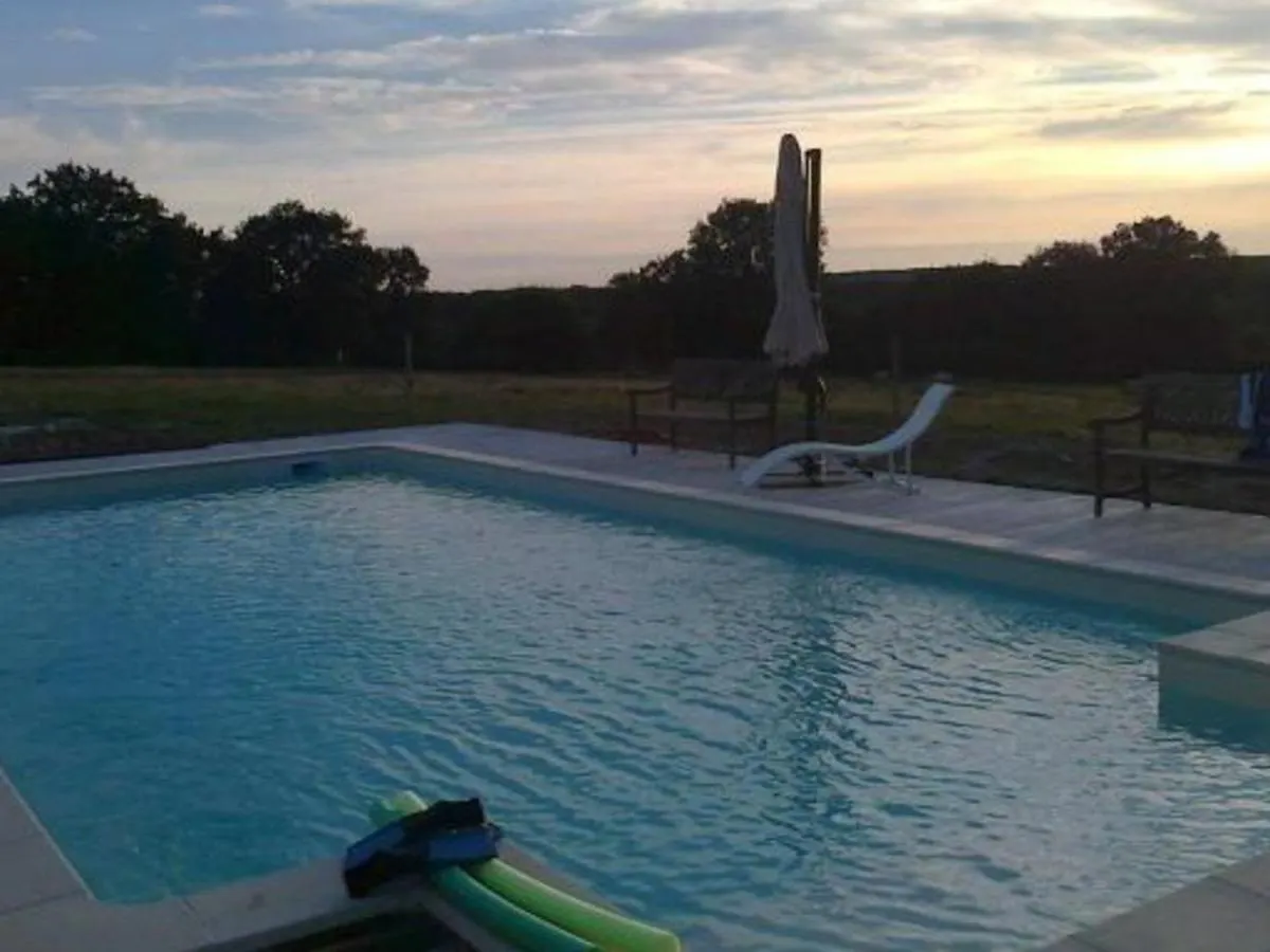 Holiday home Charmante Maison Du Xve Avec Piscine, Jardin Et Terrasse En Lisiere De La Foret De Troncais - Fr-1-489-217 Le Brethon