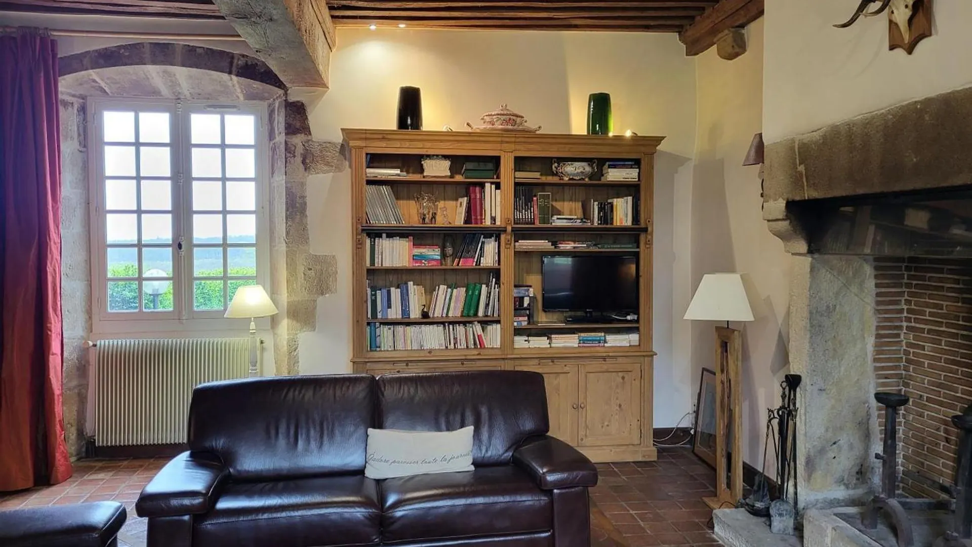 Charmante Maison Du Xve Avec Piscine, Jardin Et Terrasse En Lisiere De La Foret De Troncais - Fr-1-489-217 Le Brethon