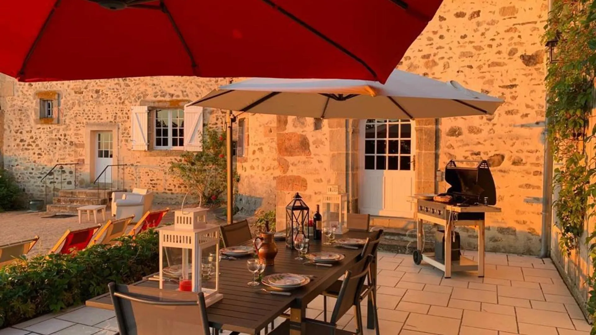 Holiday home Charmante Maison Du Xve Avec Piscine, Jardin Et Terrasse En Lisiere De La Foret De Troncais - Fr-1-489-217 Le Brethon